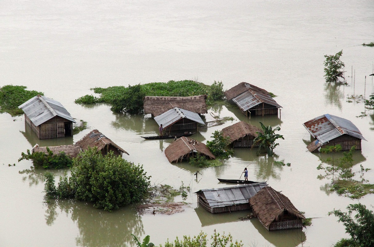 Села мен. Наводнения. Затопление деревни. Наводнение в Индии. Потоп в деревне.