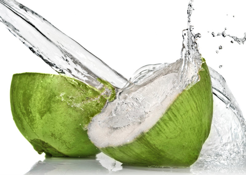 8-things-that-happen-when-you-drink-coconut-water