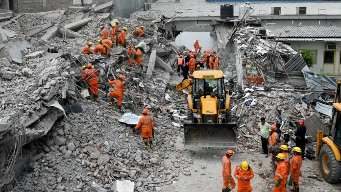 Building-collapsed-64_1780282707242_1780282715995_95f2d63e-3436-4a91-853d-0bcde43789a3_1780369940902_324b38b1-9a00-426c-a257-41399f44372c